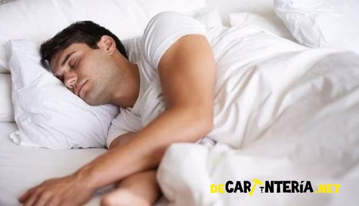 durmiendo-feliz-en-camas-de-madera-contribuye-con-la-salud-de-las-personas